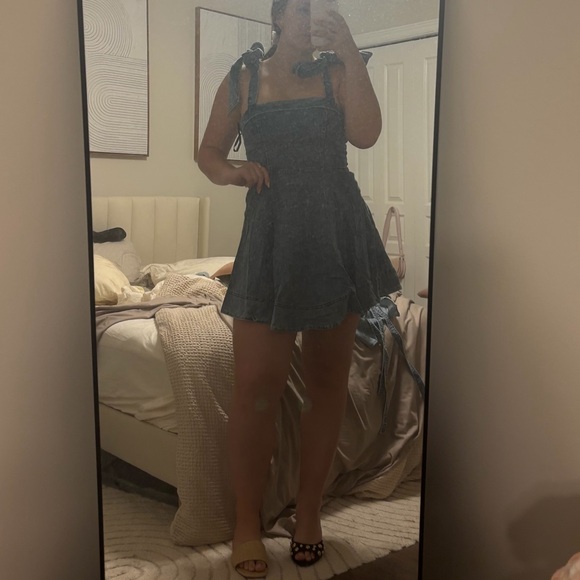 Selfie Leslie Blue Bow Shoulder Mini Dress - Picture 3 of 4